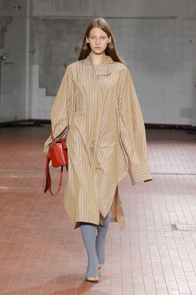Look 21